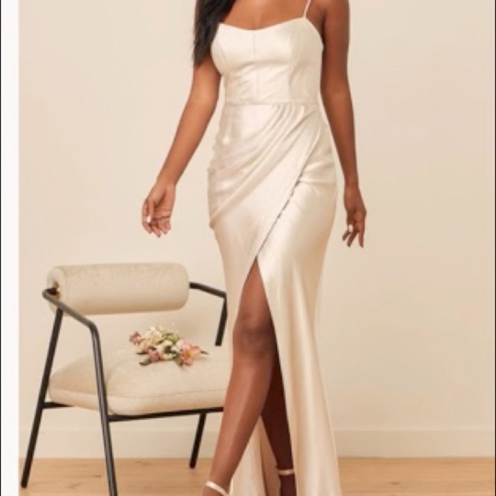 Lulu’s champagne bridesmaid or formal attire dress